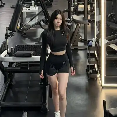 江凡